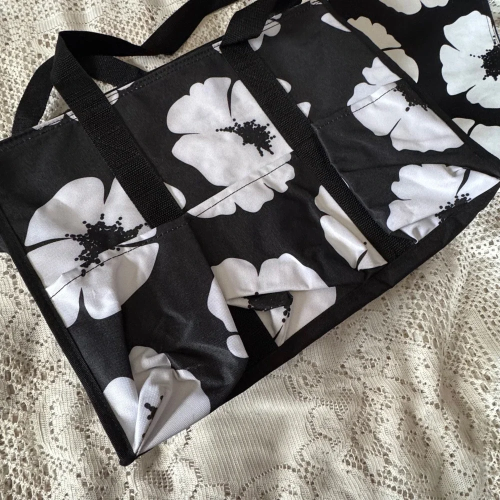 Thirty One Utility Tote and Zipper Pouch Set Black White Floral‎ Organizer love